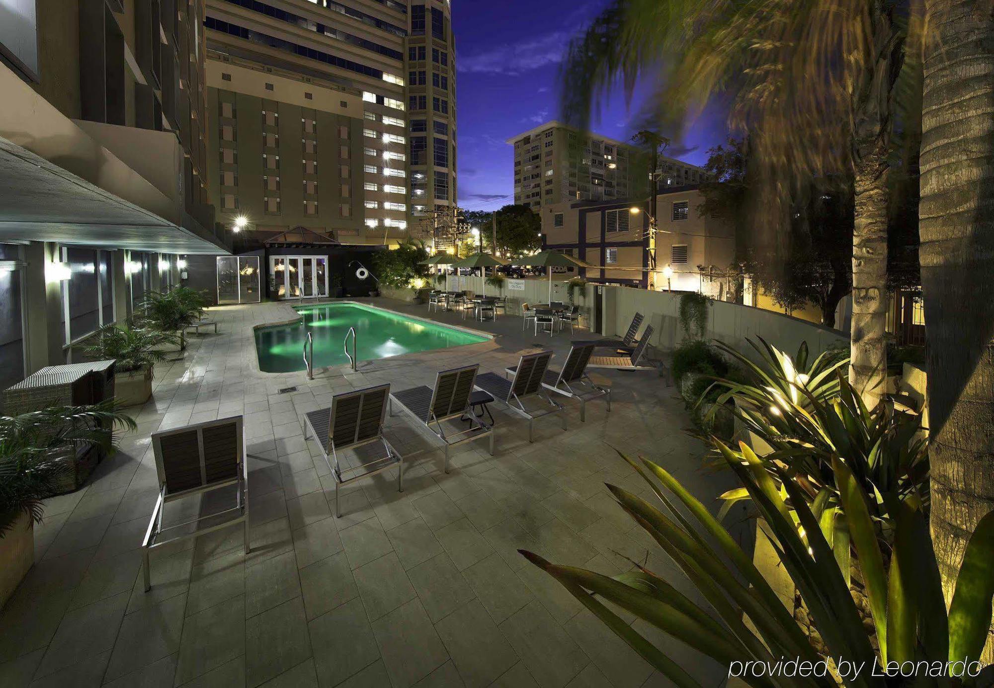 Courtyard By Marriott San Juan Miramar Hotel Bagian luar foto